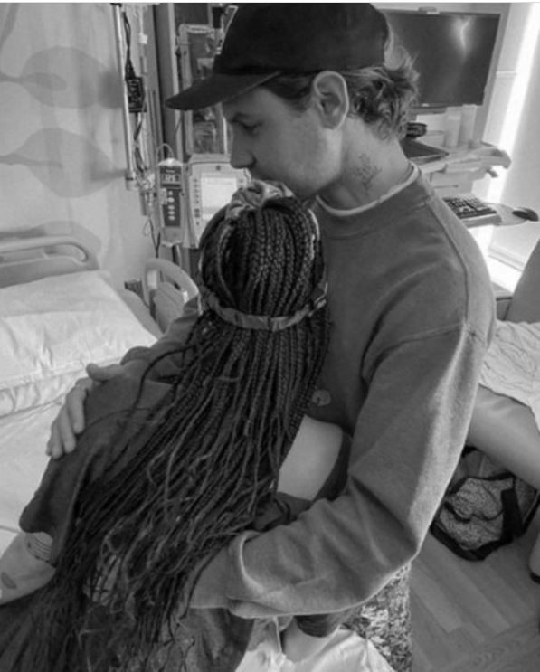 Dünyaca ünlü şarkıcı Halsey ve Türk sevgilisi Alev Aydın'ın 'Ender Ridley' bebeği doğdu - Resim: 2