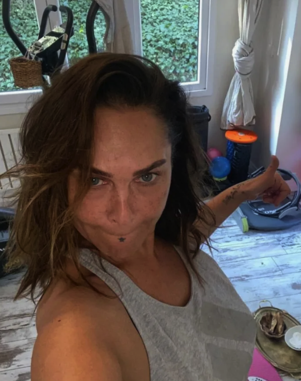 4 yıl aradan sonra setlere döndü! Hülya Avşar'ın tesettürlü hali sosyal medyayı ikiye böldü - Resim: 3