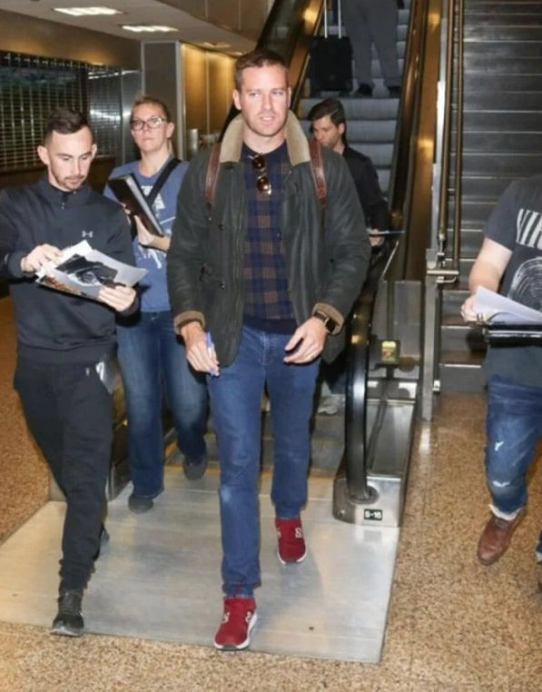 Armie Hammer'ın sapkın cinsel fantezilerini Bella Thorne savundu şoke etti - Resim: 4