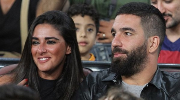 Değişenler kervanına Arda Turan'ın sevgilisi Aslıhan'da katıldı - Resim: 1