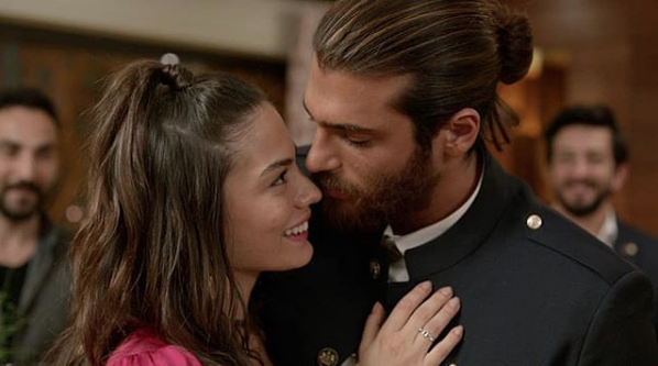 Demet Özdemir ve Can Yaman'dan barışma sinyali! Birbirlerine övgü yağdırdılar - Resim: 1