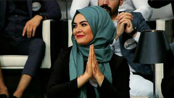 Hanife Gürdal yine bikini giydi! Başının açan gelin adayının son hali - Resim: 1