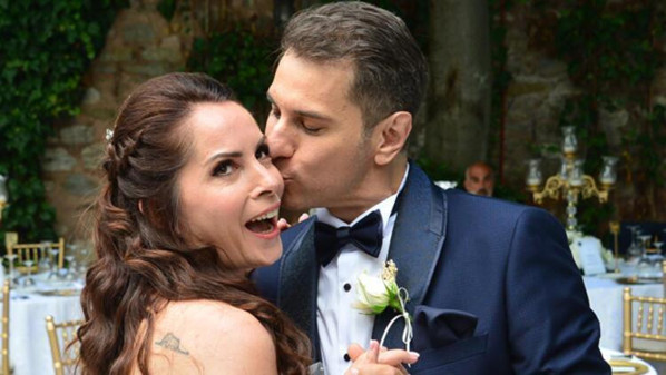 Sevinç Erbudak kaç yaşında kiminle evlendi eşi kimdir? - Resim: 0