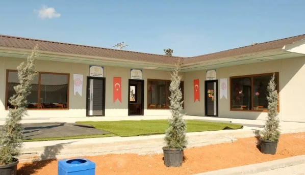 Tüm ihtiyaçlar düşünüldü! Bakan Murat Kurum'dan geçici barınma alanlarına ilişkin paylaşım - Resim: 1