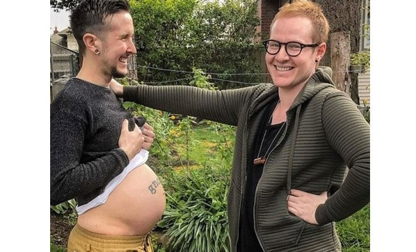 Hamile olan babaya bakın bu yaz doğum yapacak - Resim: 1