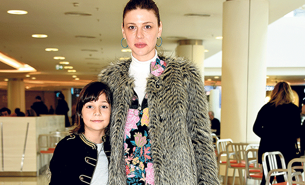 Okan Bayülgen'in kızının son haline bakın köşe bucak saklıyordu - Resim: 4