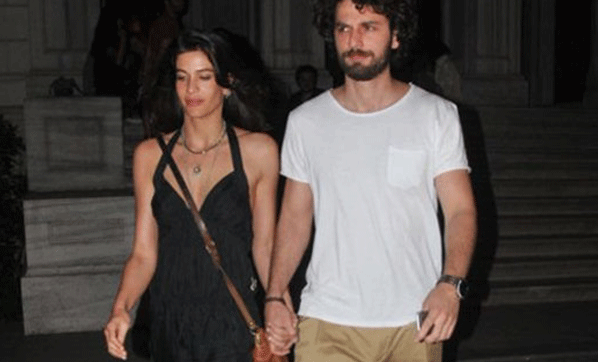 Dudak dudağa bu fotoğraf tüm sosyal medyayı yıktı geçti - Resim: 1