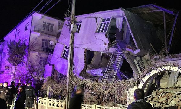 Ünlü isimler Elazığ depremiyle sarsıldı! 'Üzüntüden gözümü kırpamadım' - Resim: 2