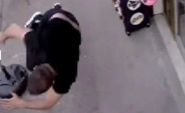 Vicdansızlık! Kucağında bebeğiyle bekleyen babaya aracıyla çarpıp kaçtı - Resim: 3