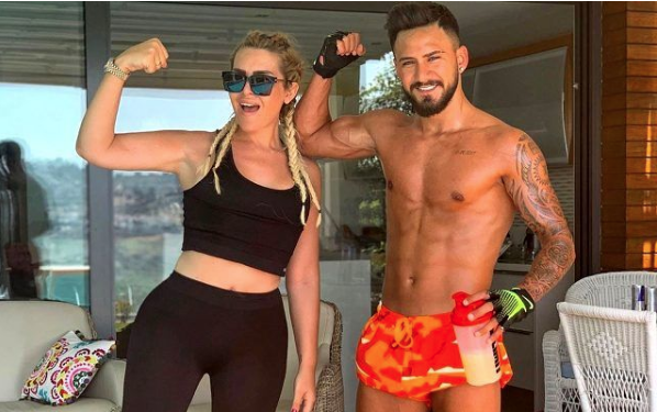 Selin Ciğerci'nin Gökhan Çıra için kavga ettiği Ebru Polat'ın arkadaşı Özlem Parlu bakın kim - Resim: 1