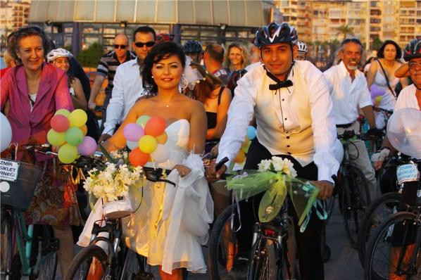 Nikaha bisikletleriyle gittiler - Resim: 2