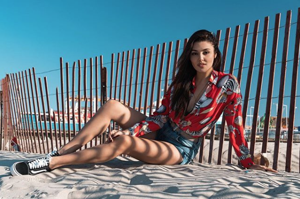 Hande Erçel'in son paylaşımı yüz binlerce beğeni aldı - Resim: 1