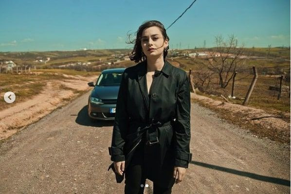 Finale az kala Çukur dizisinde yaprak dökümü Ece Yaşar diziye damga vurdu - Resim: 4