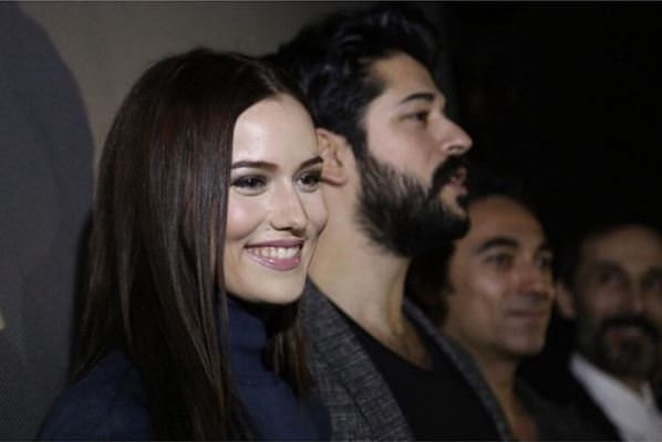 Fahriye Evcen çıldıracak kainat güzeli Burak'ın peşinde - Resim: 3