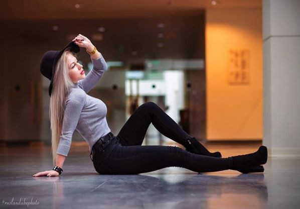 Rusya'nın en güzel kadın polisi seçildi - Resim: 1