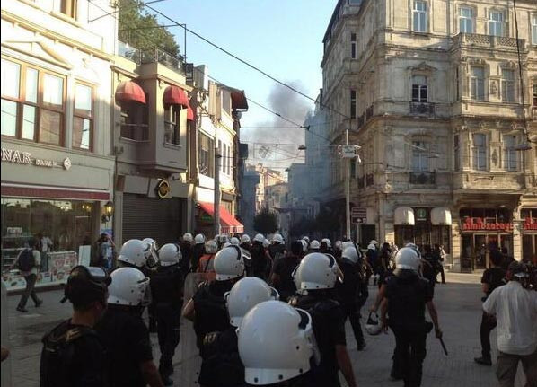 Taksim'de polis müdahalesi - Resim: 4
