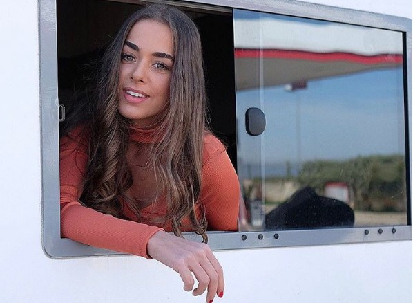 Bensu Soral Cannes'da kırmızı halının yeni yüzü! - Resim: 4