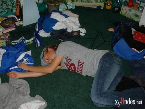 Aşırı alkol Rus kızlarını rezil etti - Resim: 1