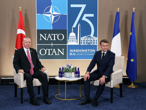 Cumhurbaşkanı Erdoğan, Zelenskiy ve Macron ile görüştü - Resim: 0