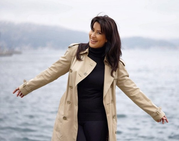 İclal Aydın canlı yayında göz yaşlarını tutamadı üç kere denedik ama - Resim: 2