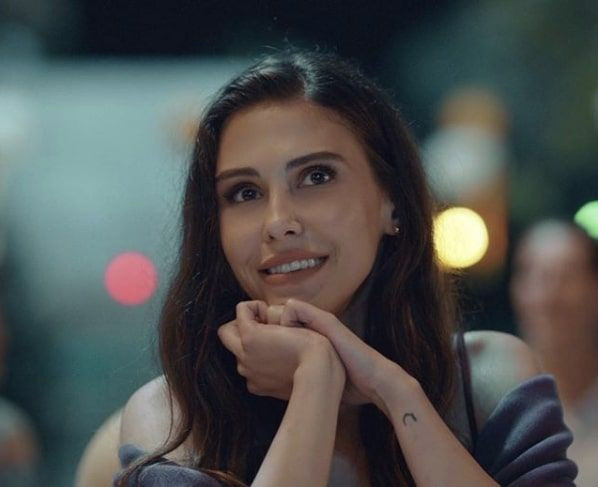 Kanal D Arka Sokaklar'ın Tekin'i Onur Bay Dilara Aksüyek ile öpüşürken yakalandı - Resim: 4