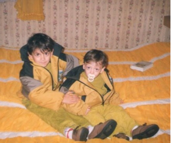 Mesut Özil'in ailesi çok yoksulmuş! Annesi temizlikçi babası... - Resim: 4