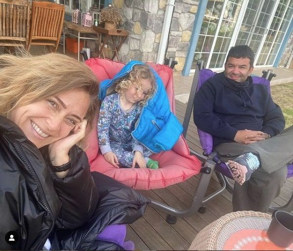 Ceyda Düvenci eşi Bülent Şakrak'la paylaştı takipçileri 'Özeliniz özel kalsın' deyip eleştirdi - Resim: 2