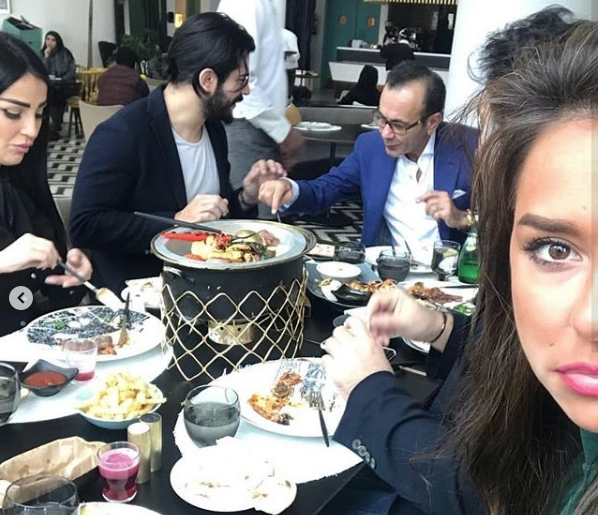 Burak Özçivit tam 80 kadınla yemek yedi rekor fiyata anlaştı - Resim: 1