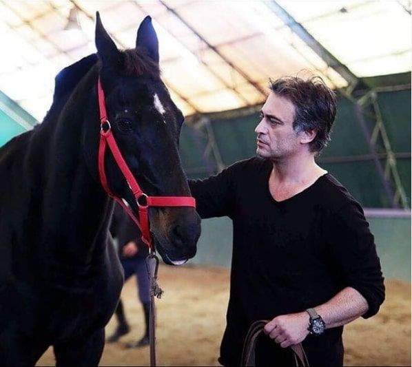 Kutsi Benim Adım Melek dizisindeki çocuk oyuncunun annesi Sibel Ülker'le aşk yaşıyor - Resim: 1