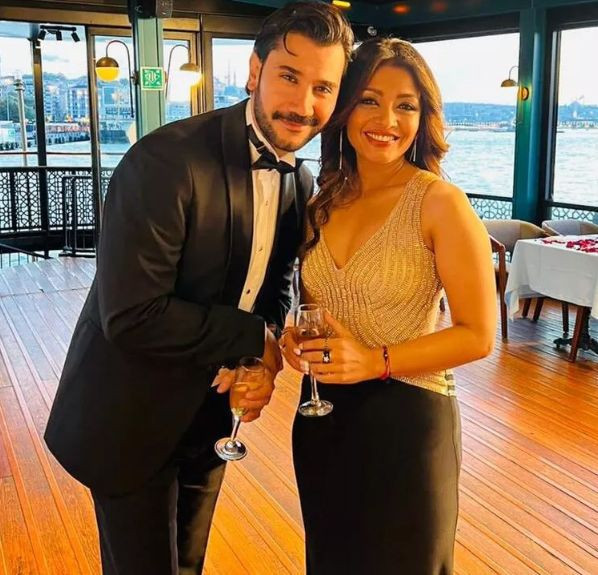 Uğur Güneş'in şöhreti ülke sınırlarını aştı! Yakışıklı oyuncu önce Dubai'deydi, şimdi ise Hindistan'da... - Resim: 3