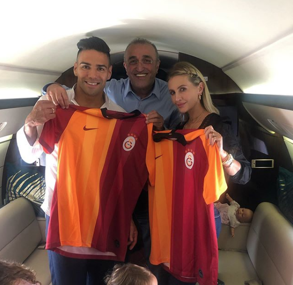 Abdurrahim Albayrak Falcao ve ailesiyle fotoğraflarını paylaştı: Geliyoruz - Resim: 1