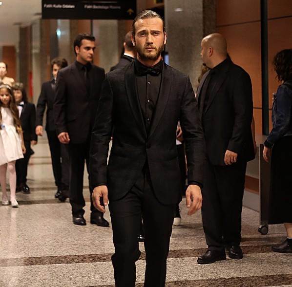 Uzun süredir ortalarda yoktu Aras Bulut İynemli bakın nerede - Resim: 1