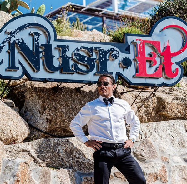 Nusret'in yeni restorantına ünlü akını oldu! Ziyafet çekmenin karşılığı ise dudak uçuklatıyor - Resim: 1