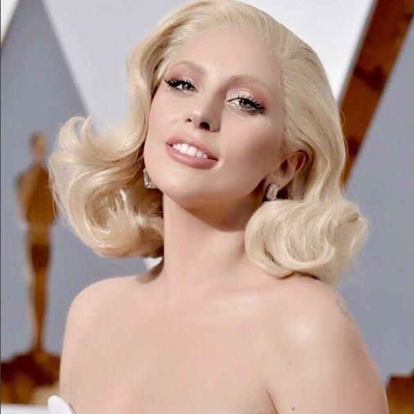 Lady Gaga Suriyeliler için dua istedi! - Resim: 2