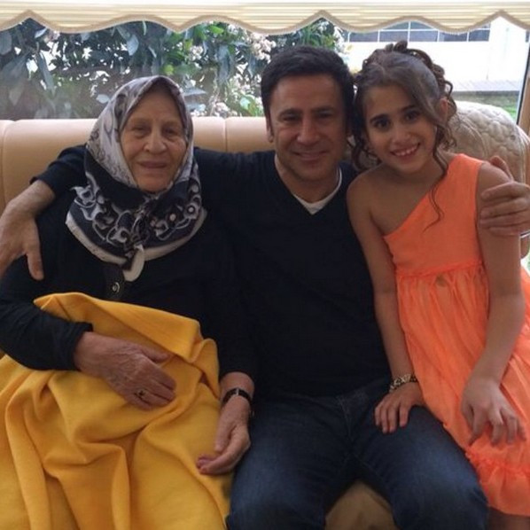 İzzet Yıldızhan 8 çocuğu ile instagram pozları - Resim: 4