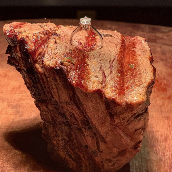 Nusret Gökçe evleniyor mu? Tektaşlı et paylaşımı olay oldu! - Resim: 3