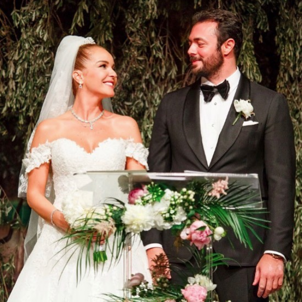 Şarkıcı Bengü kızı Zeynep'i kucağına aldı! Selim Selimoğlu ile evlenmişti - Resim: 1