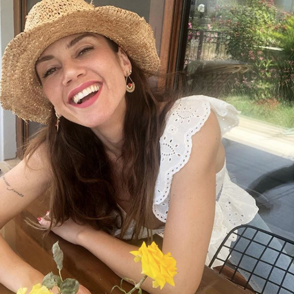 Gökçe Bahadır makyajsız haliyle büyüledi! Sezen Aksu ile yeni projesine hazırlanıyor - Resim: 1