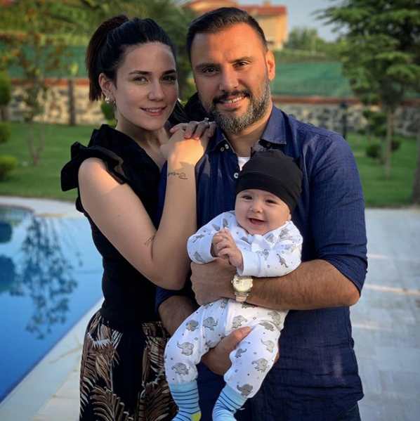 Yılbaşı paylaşımı olay oldu Alişan 'Hesap sormazsam adam değilim' diye isyan etti - Resim: 1