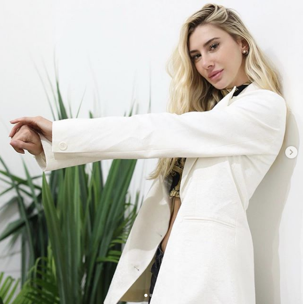 Şeyma Subaşı bikinili pozlarını peş peşe paylaştı yaz sezonunu açtı - Resim: 1