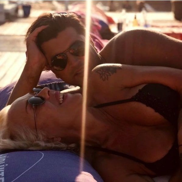 Billur Kalkavan 22 yaş küçük sevgilisi Buğra Bahadırlı ile 11. yılını kutladı - Resim: 1