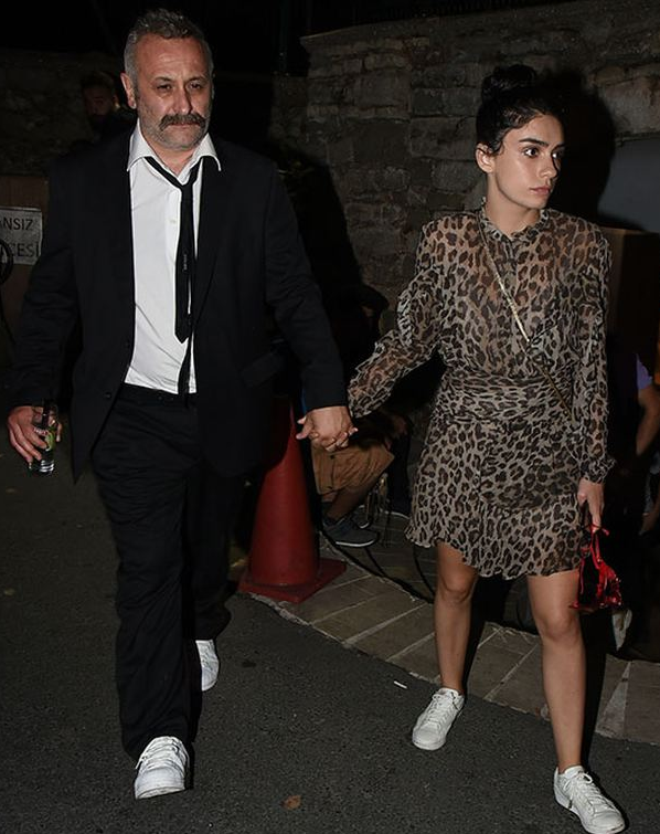 Burak Özçivit'i çıldırtan soru! Röportajı yarıda kesti - Resim: 3