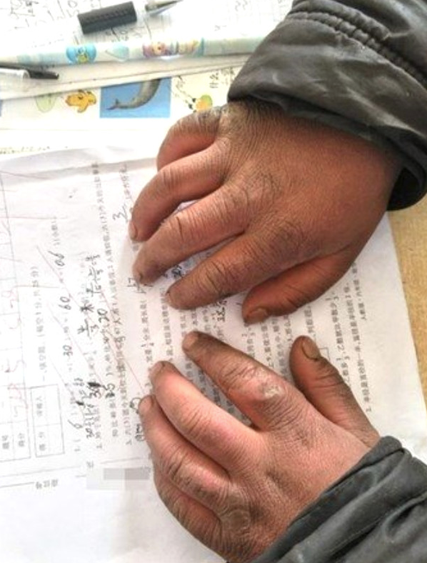 Cenazede striptiz şovu interneti salladı bunu her törende yapıyorlar - Resim: 2