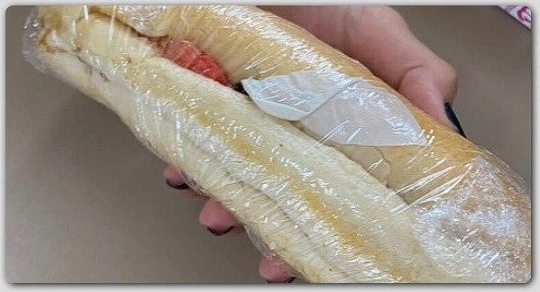 KYK yurdunda öğrencilere verilen yemeğin içinden çıkanlar mide bulandırdı - Resim: 2