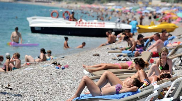 İğne atsan yere düşmez! Şimdiden doldu taştı - Resim: 4