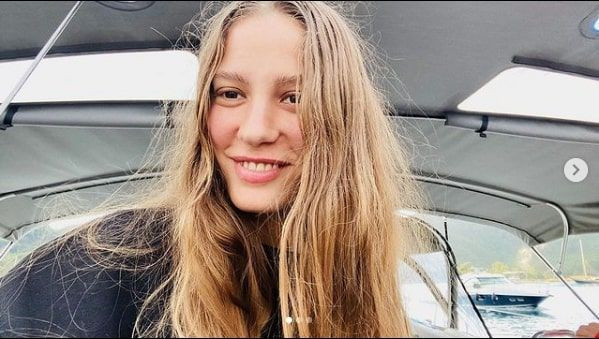 Serenay Sarıkaya makyajsız hallerini paylaştı sosyal medya sallandı - Resim: 2