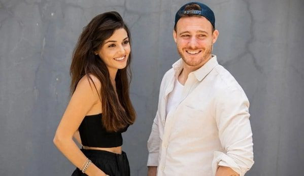 Kerem Bürsin Hande Erçel öpüşmesini sızdıran çalışan kovuldu sert uyarı geldi - Resim: 1