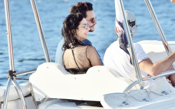 Aşk bombası Bodrum'da patlamıştı! Birbirlerinin yüzüne bakmadılar - Resim: 4