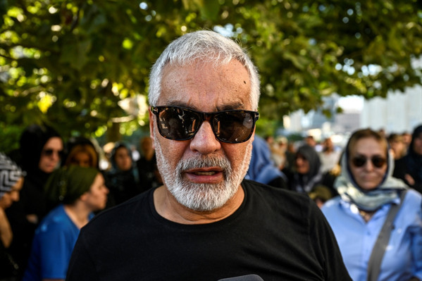 Hayatını kaybeden Gazeteci Süleyman Özışık, son yolculuğuna uğurlandı - Resim: 0