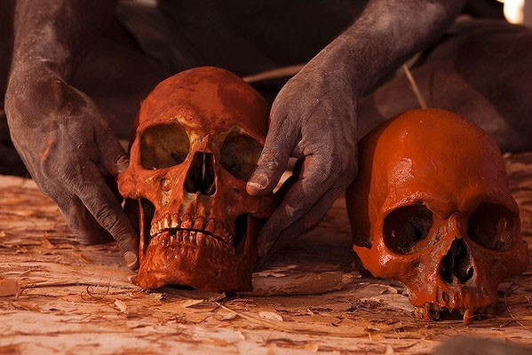 İnsanları yaktılar öldükten sonra kemiklerini parçaladılar! - Resim: 3